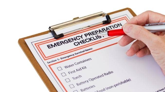 10 Items to Include in Your Emergency Preparedness Kit (2)