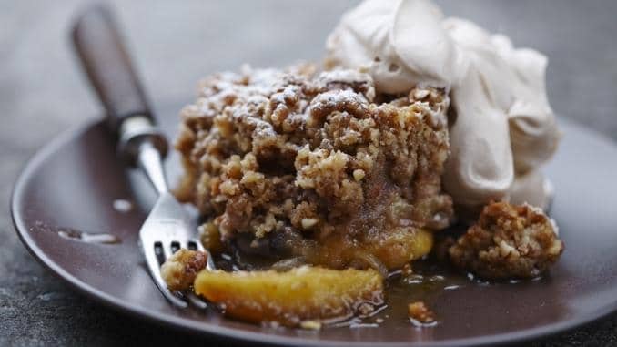 Warm Your Heart with Yummy Pear Crumble