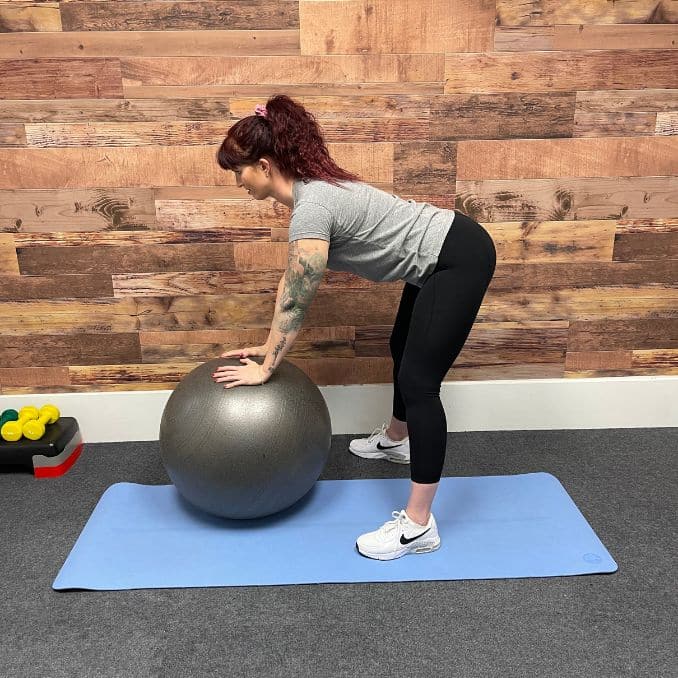 Squats with Stability Ball 1