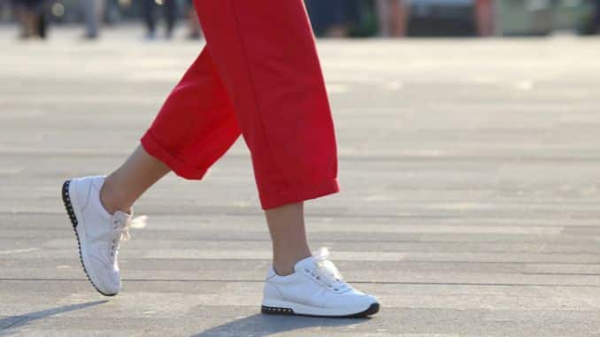 legs-in-red-pants